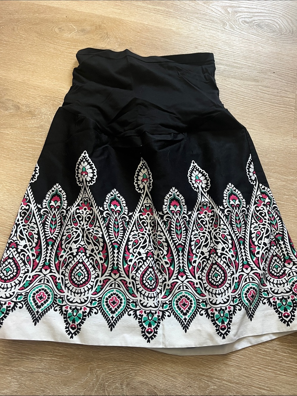 A Pea in the Pod Black A-Line Skirt with White, Pink & Teal Border Print